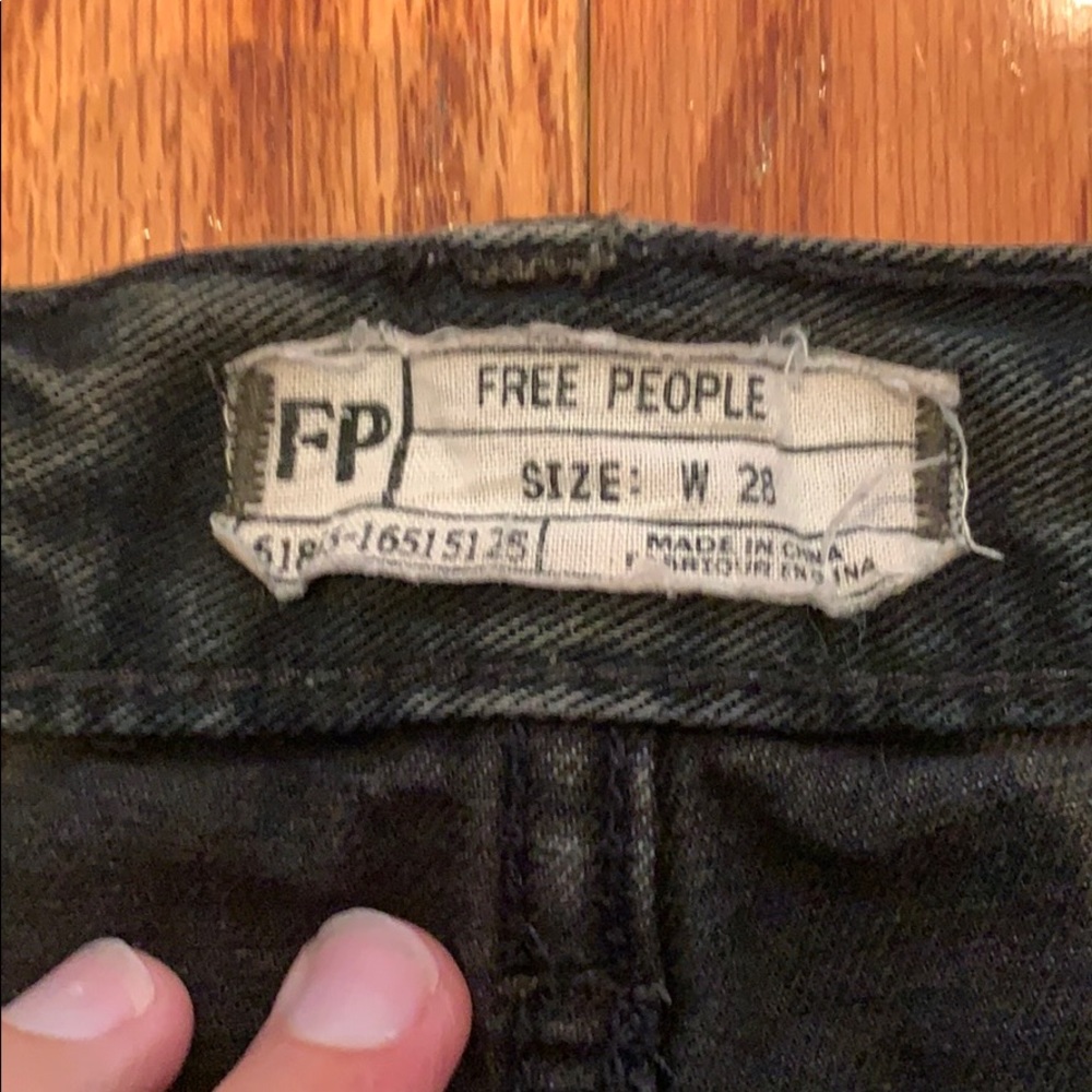 FREE PEOPLE BLACK JEAN SHORTS - Picture 3 of 4
